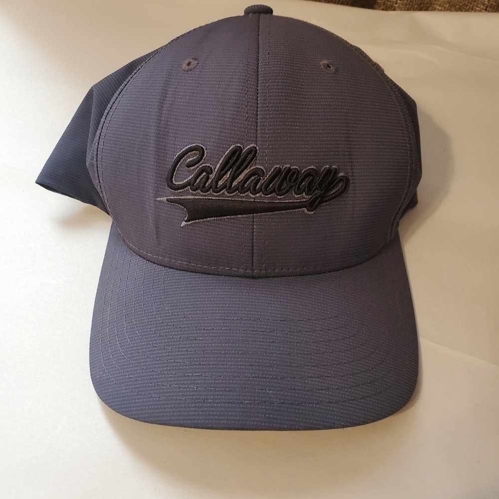 Callaway Dark Grey Baseball Hat. Flex Fit Golf